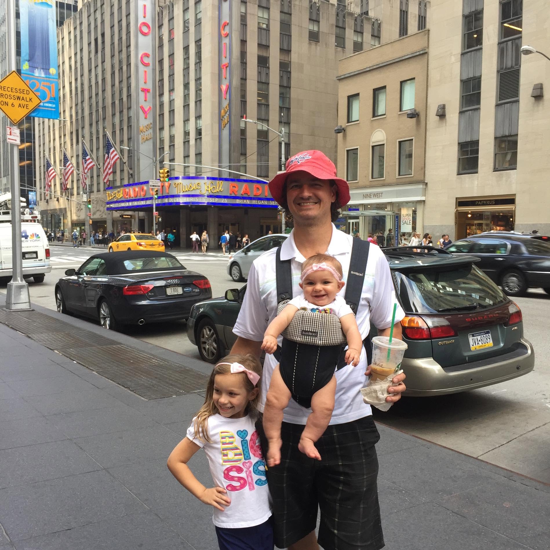 Bruce Porter Jr. with his two daughters in New York City in 2015