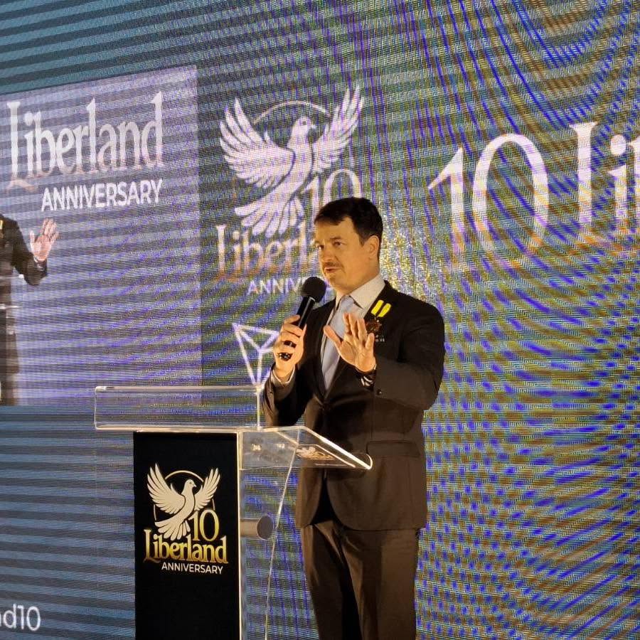 Bruce Porter Jr. speaking at the ten year Liberland anniversary in 2025